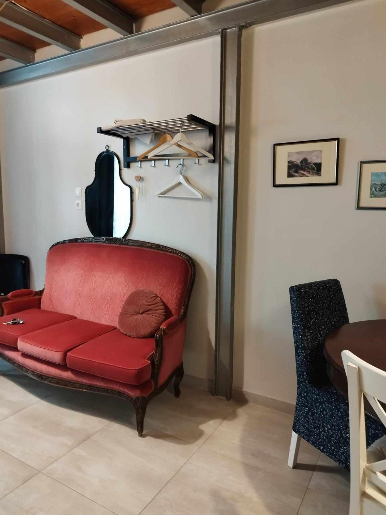Short Loft At Apartment *